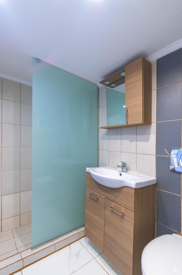 New Renovated 1B Apartment Close To Historic Center Aten Exteriör bild